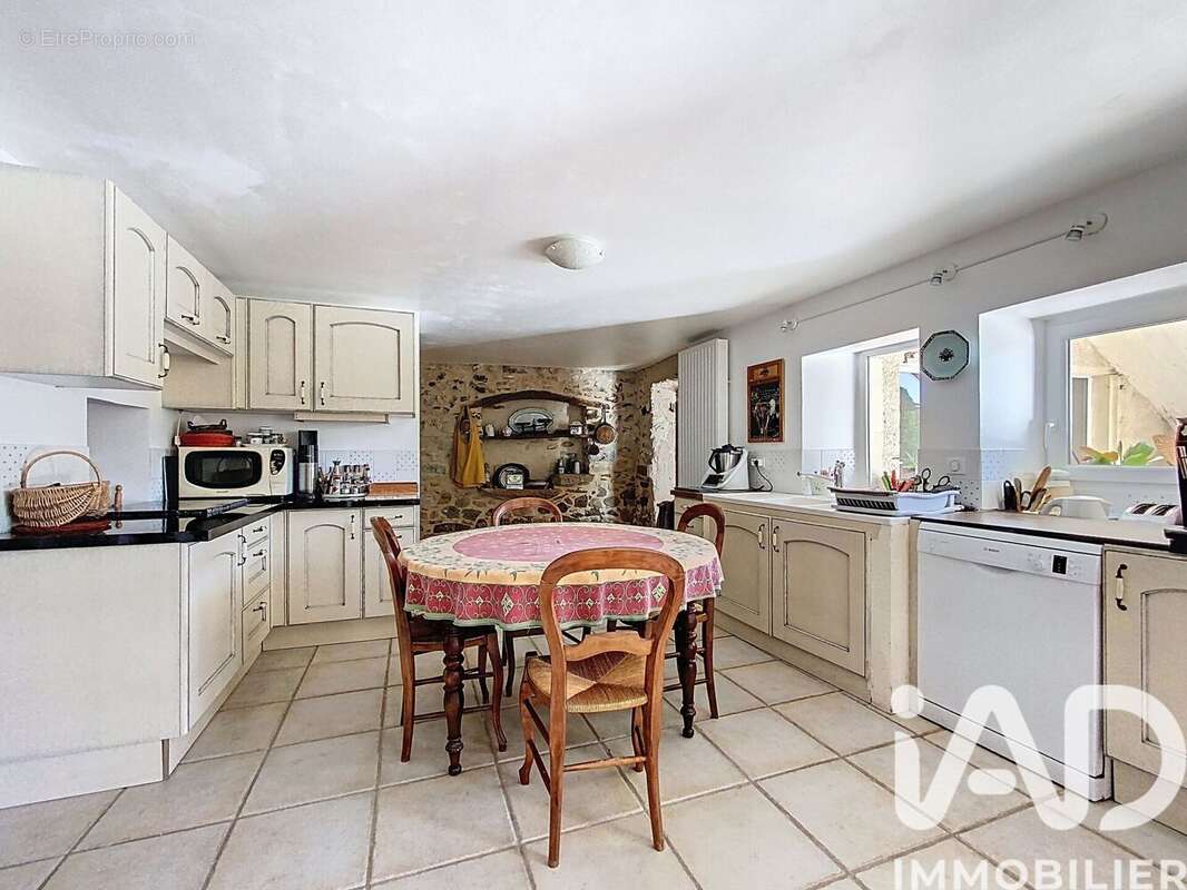 Maison 210 m² à Charols  - photo 6