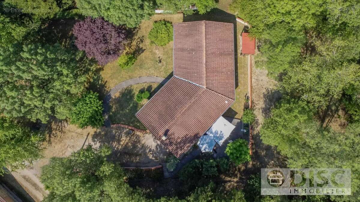 Maison de plain-pied avec vue, jardin et grand garage à 2 km de Saint-Antonin-Noble-Val. - photo 26