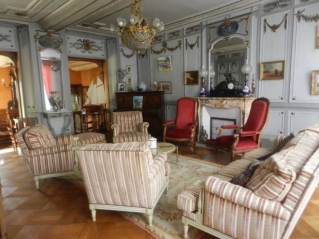 Maison à SAINT-PIERRE-SUR-DIVES