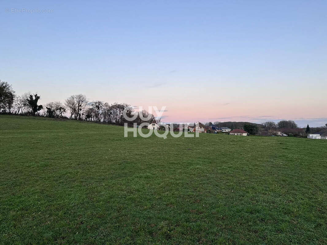 Terrain à LANTENNE-VERTIERE