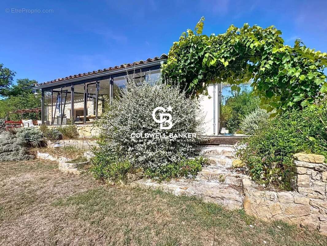 Maison à TOURRETTES