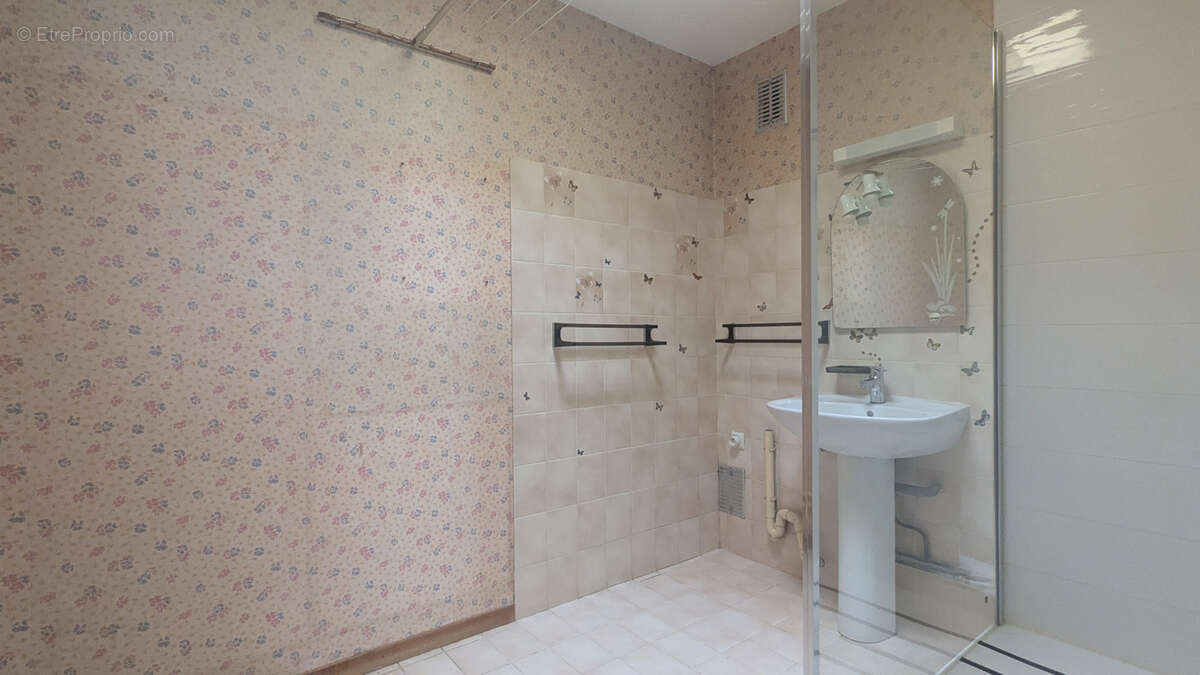 Appartement à CHENOVE