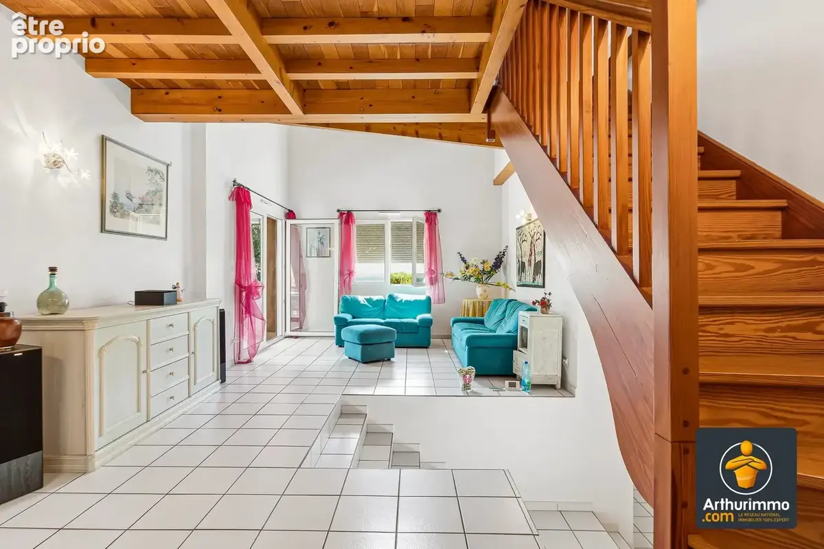 Maison 180 m² – 5 chambres – terrain plat de 3 020 m² – 143 m² de garages - photo 3