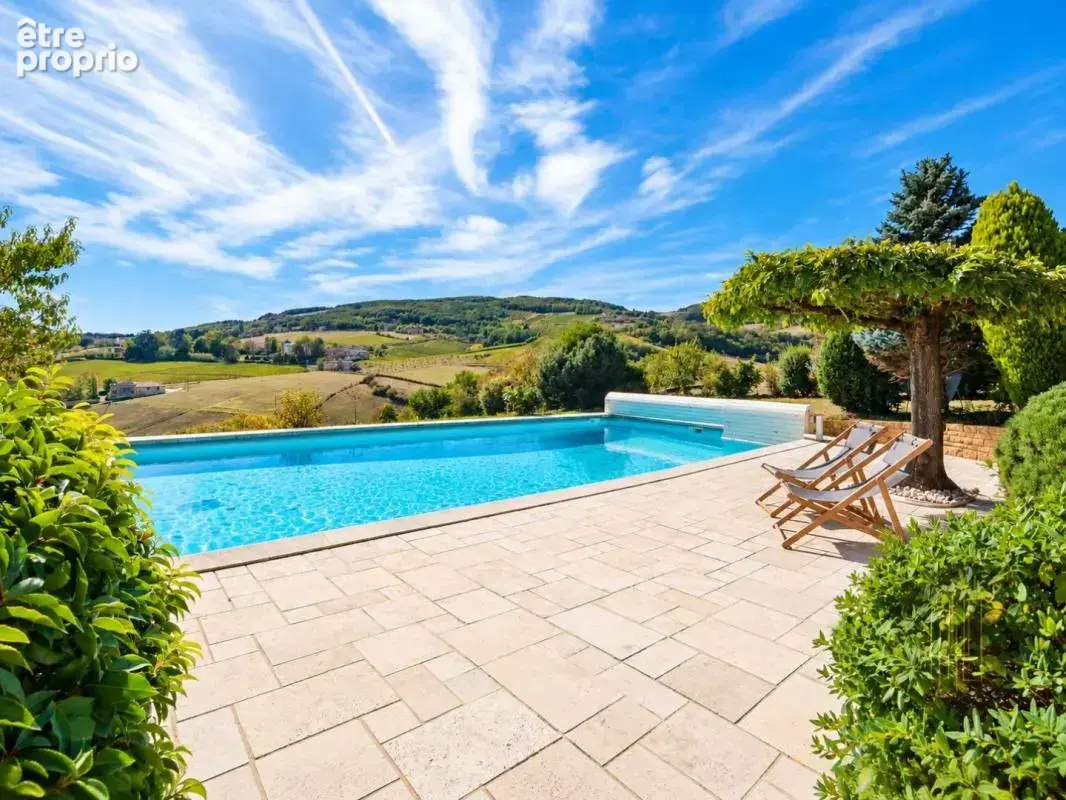 PIERRES DORÉES  Demeure de caractère du XVIIe siècle – 362 m² habitables, piscine et vue sur les vignes du Beaujolais - photo 14