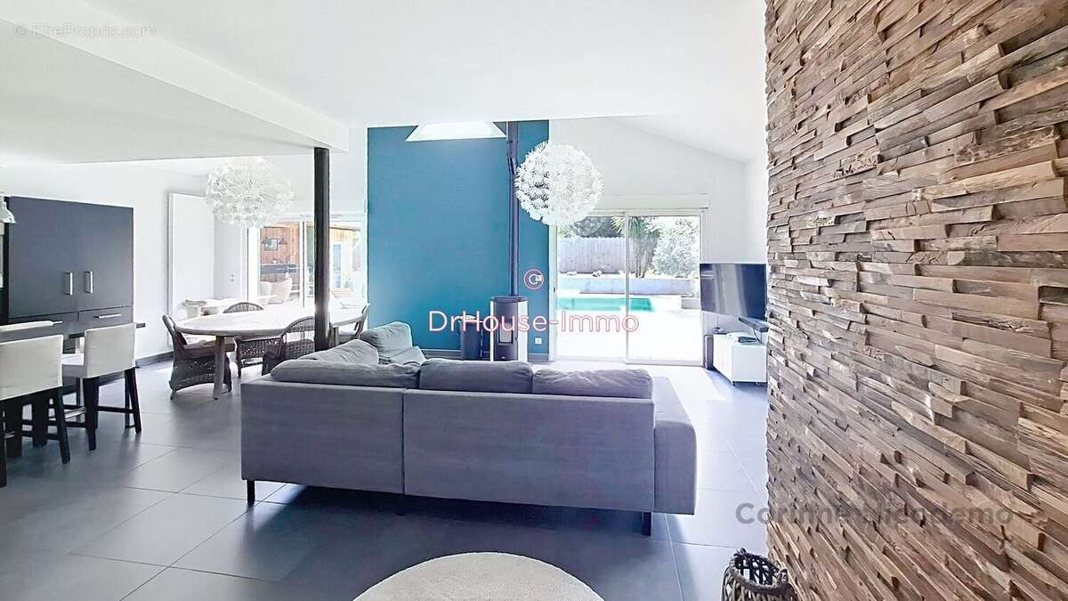 Maison à FOURQUES-SUR-GARONNE