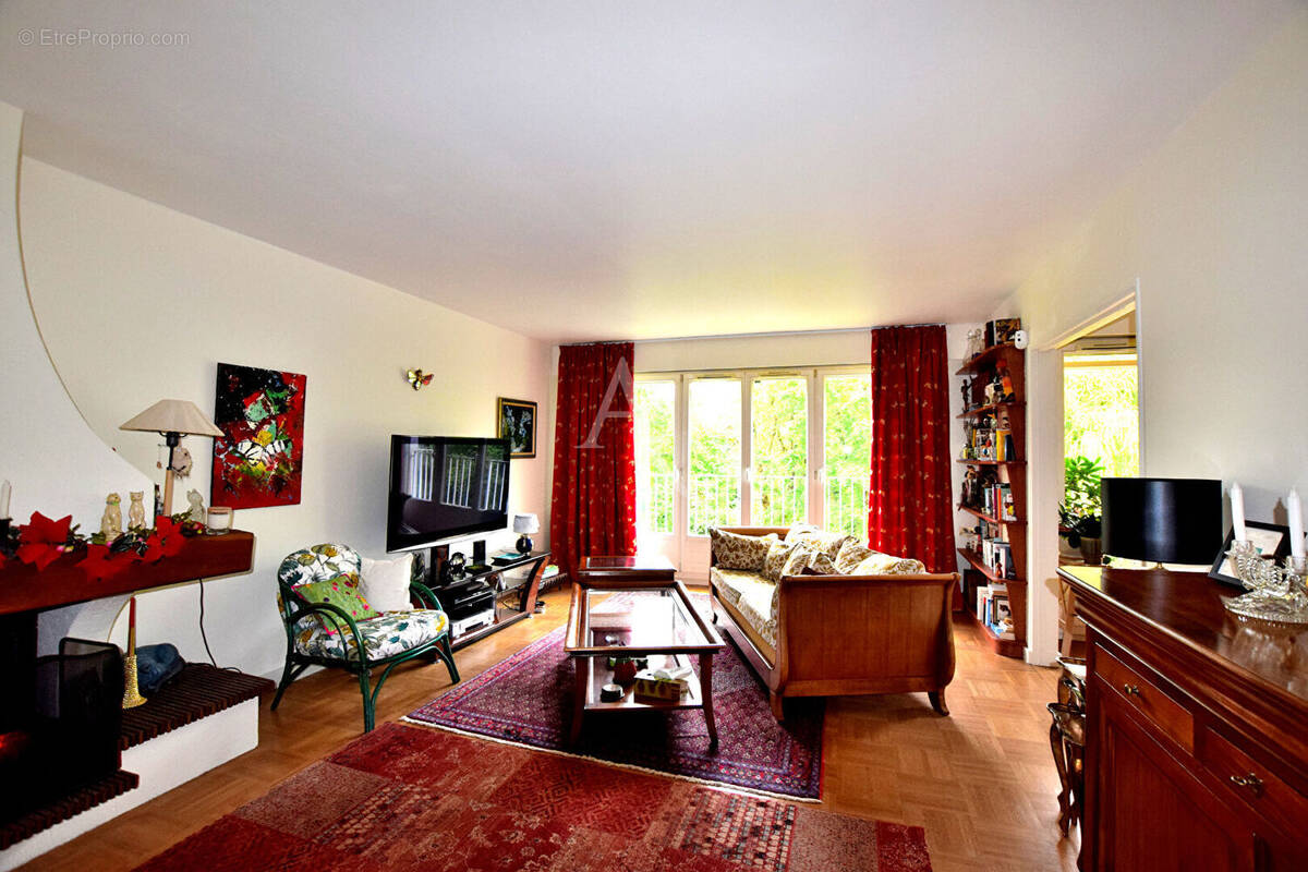 Appartement à BURES-SUR-YVETTE