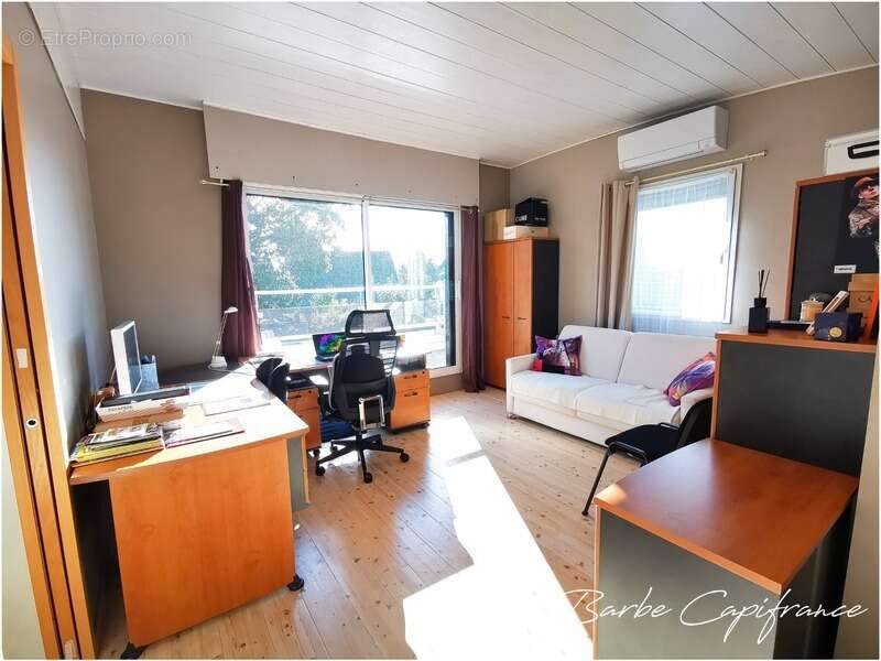 Maison à NEANT-SUR-YVEL