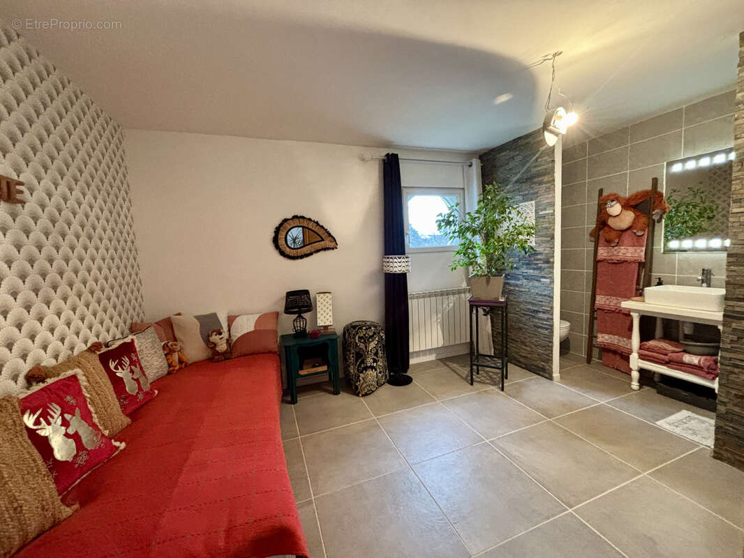 Maison à LIVRON-SUR-DROME