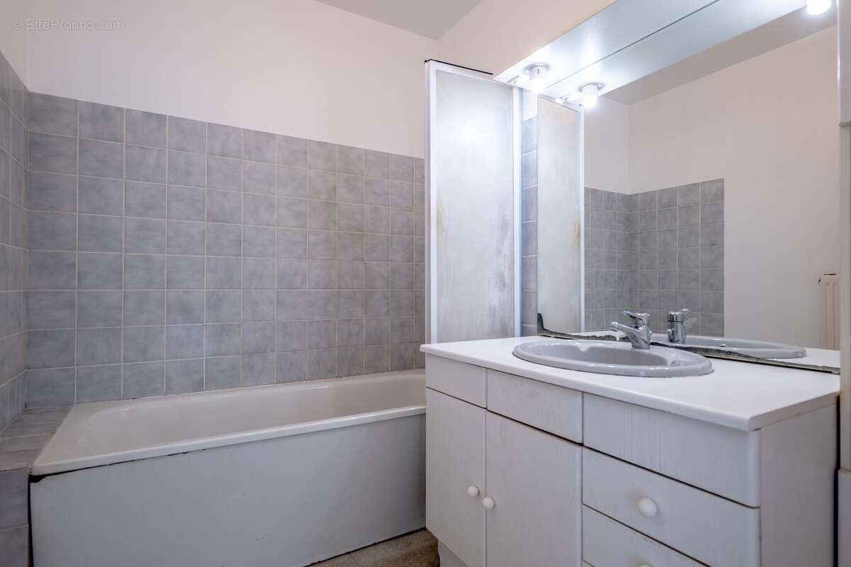 Appartement à vendre 3 pièces - 65 m² - BOX DOUBLE - HYPER CENTRE - TOUT A PIED ! - photo 12