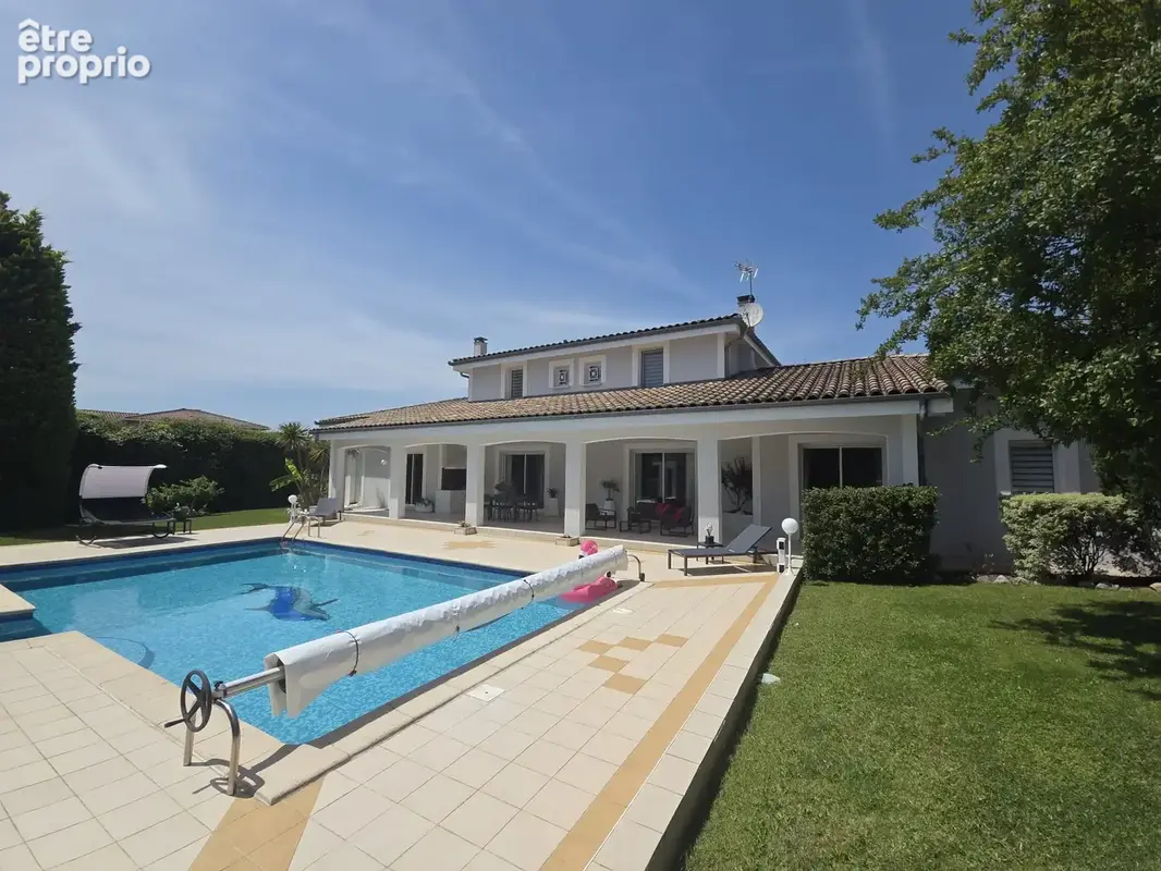 Villa d'architecte de 240m2 sur un terrain de 1500m2 avec piscine à Castelginest - photo 19