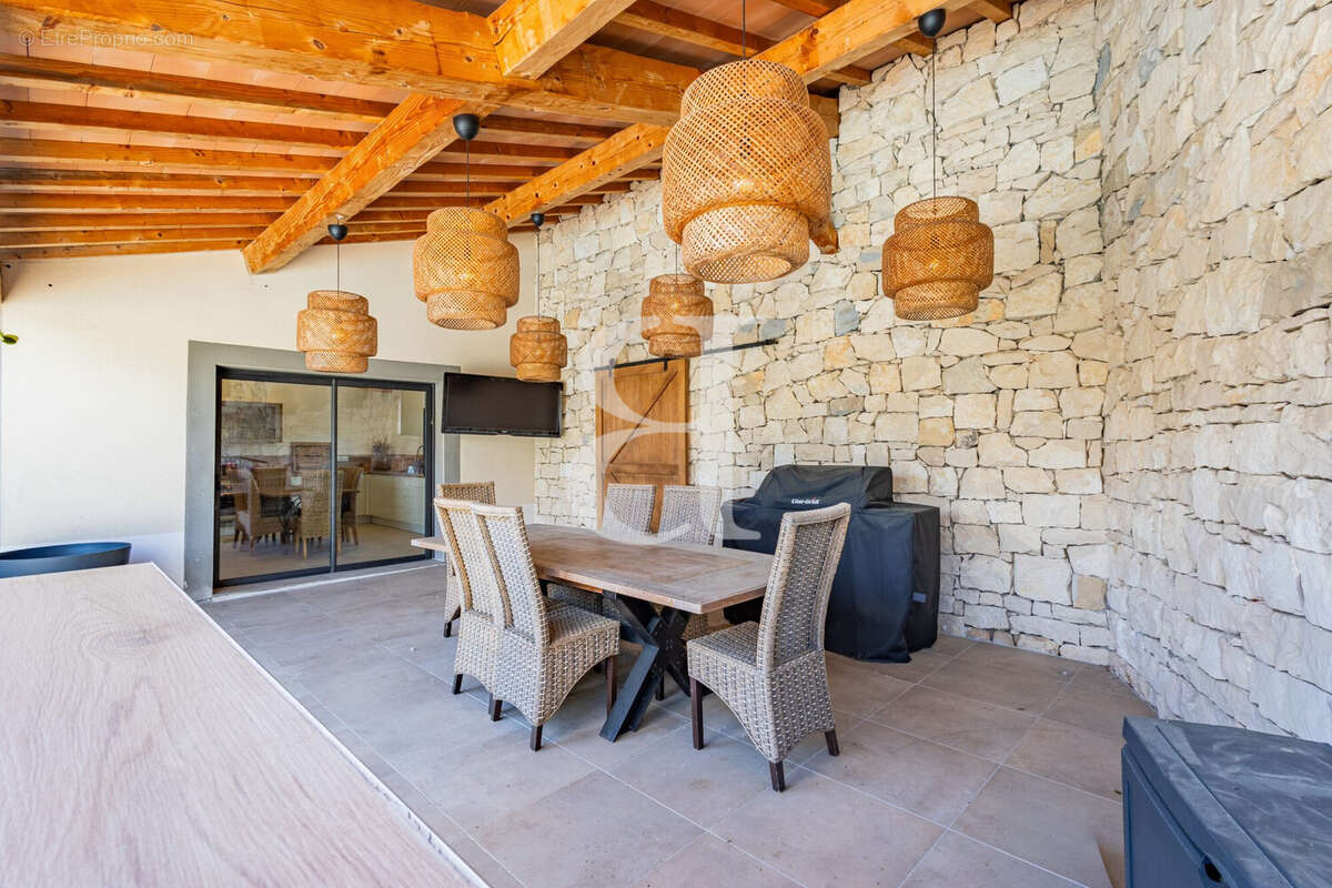 Maison 251 m² à Aubignan  - photo 8