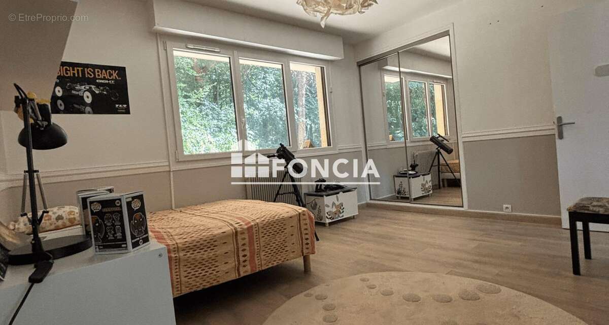 Appartement T4 102 m2, rénové dans un cadre privilégié à ETIOLLES avec PISCINE ET TERRAINS DE TENNIS - photo 8
