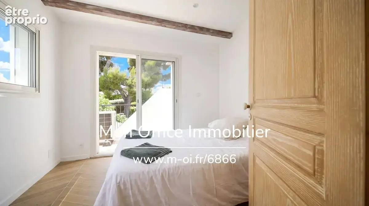 Référence : 6866-CLA. - Belle maison rénovée de type 5 avec terrasse à 10 minutes à pied de la mer - photo 11