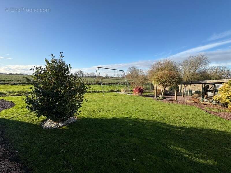 Maison à SAINT-SAMSON-DE-BONFOSSE