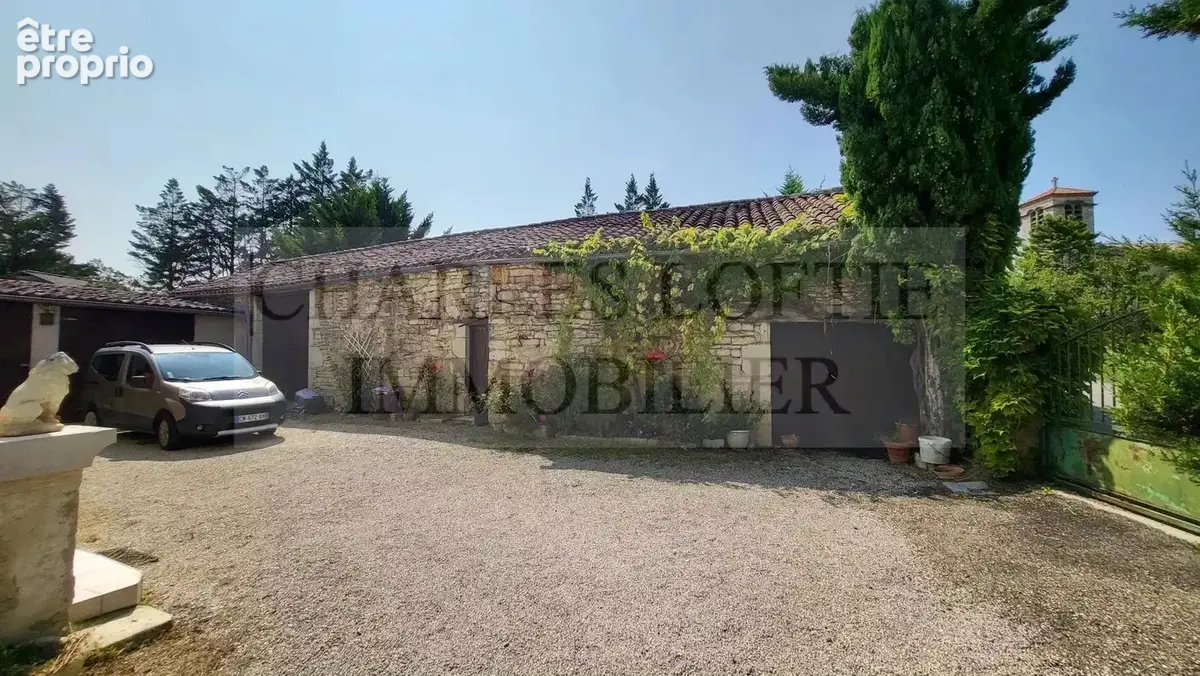 Ancien corps de ferme sur un terrain de plus de 3000 m² - photo 11