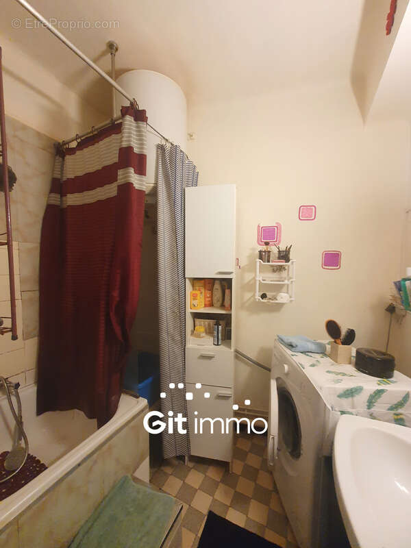Appartement à MARSEILLE-5E