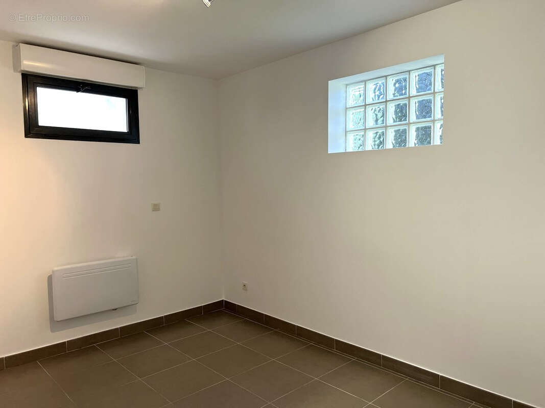 Appartement à VILLENEUVE-LES-AVIGNON