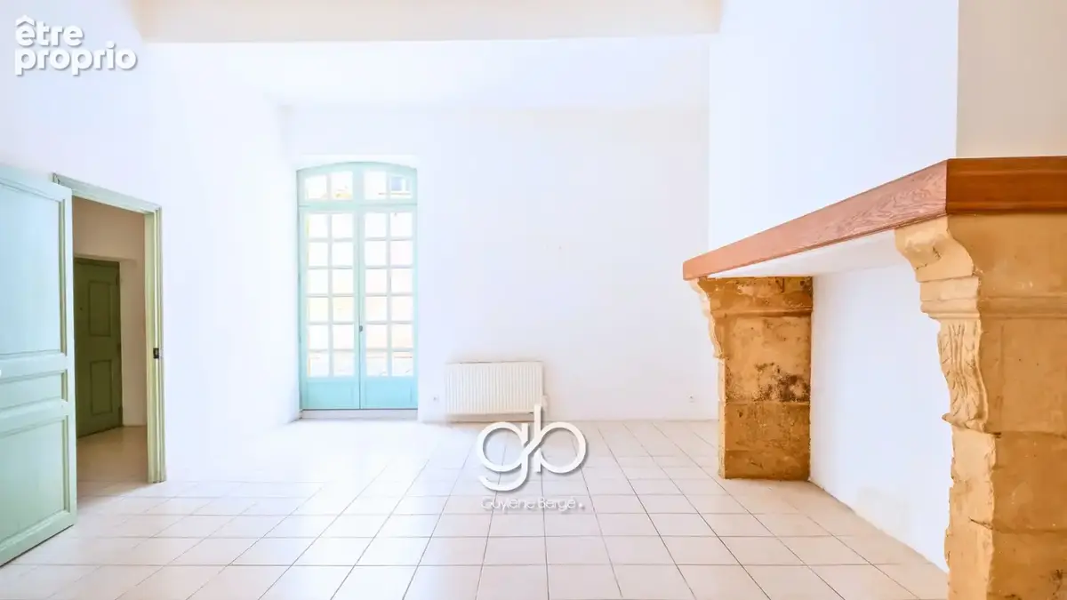 Appartement a vendre sur beziers t3 de 87,75 m2 avec cour privative dans un hôtel particulier au cœur de béziers - photo 3