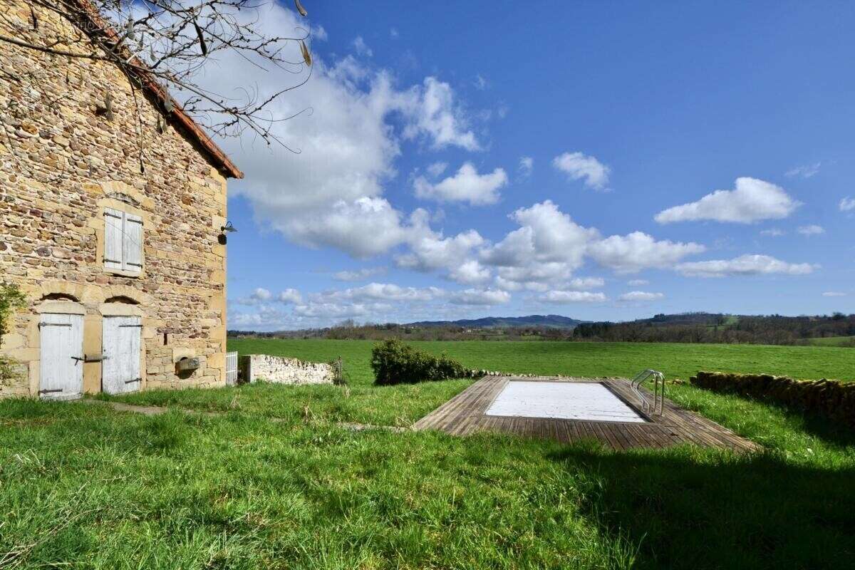 Maison à LA CLAYETTE
