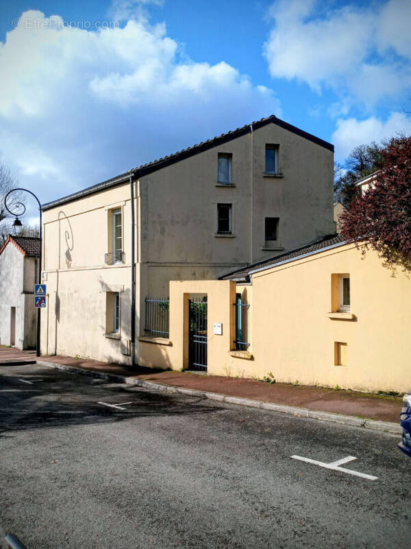 Maison à BUC