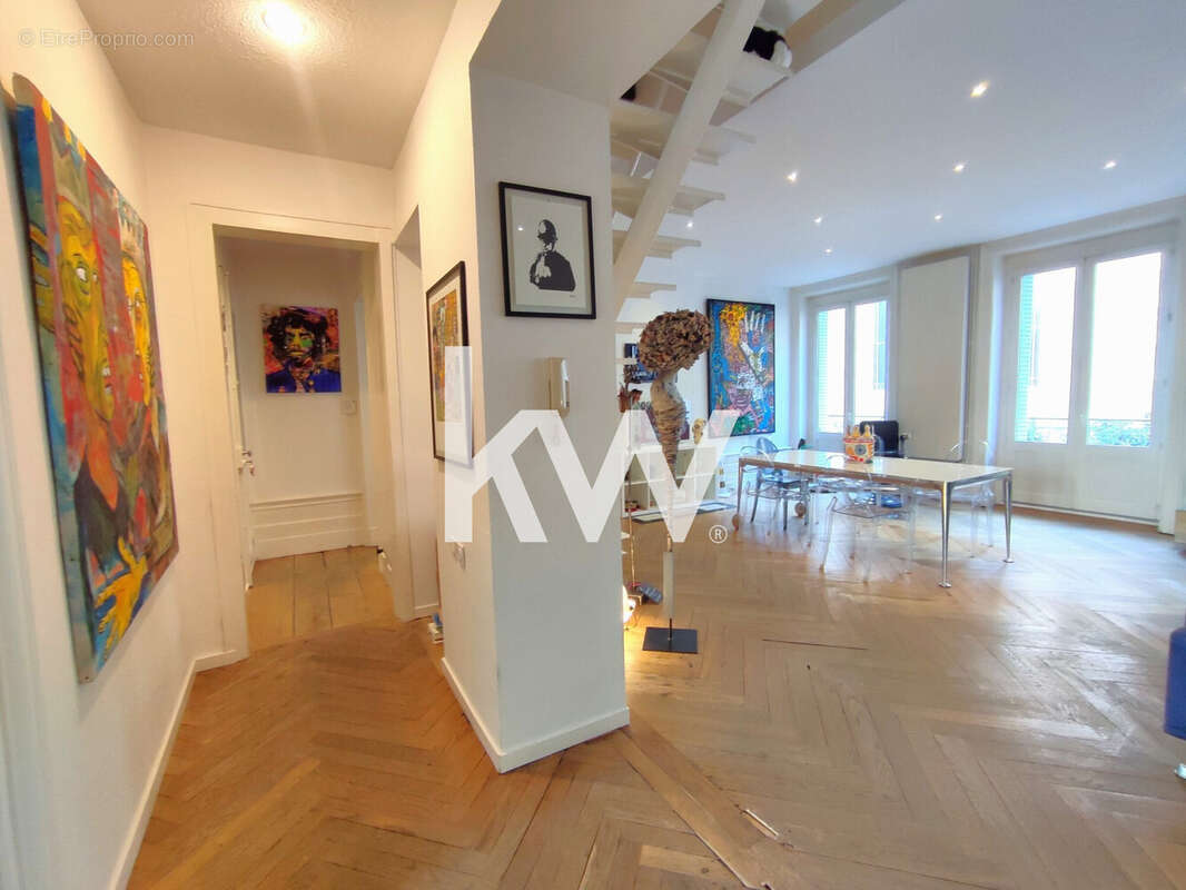 Appartement 215 m² à Saint-Etienne  - photo 7