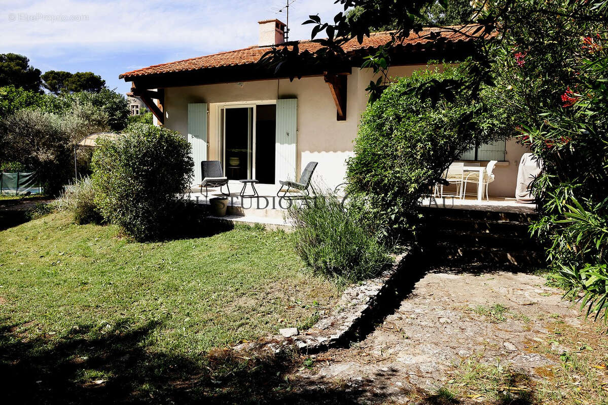 Ventabren à 15 Mn d'Aix en Provence belle villa rénovée avec piscine  coeur de village avec piscine potentiel - photo 7