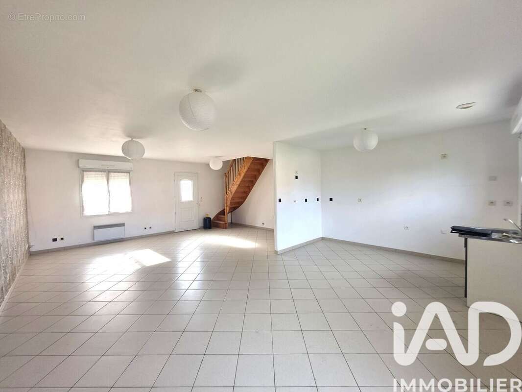 Maison 101 m² à Brutelles  - photo 4