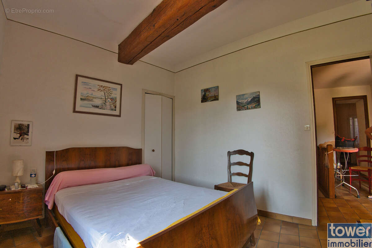 Maison de Village 120 m2 - 6 pièces   4 chambres - grenier 83 m2 - photo 11