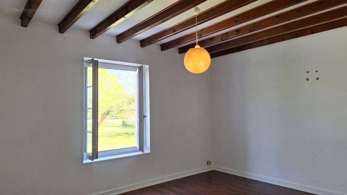 Maison à LA CHAPELLE-MOULIERE