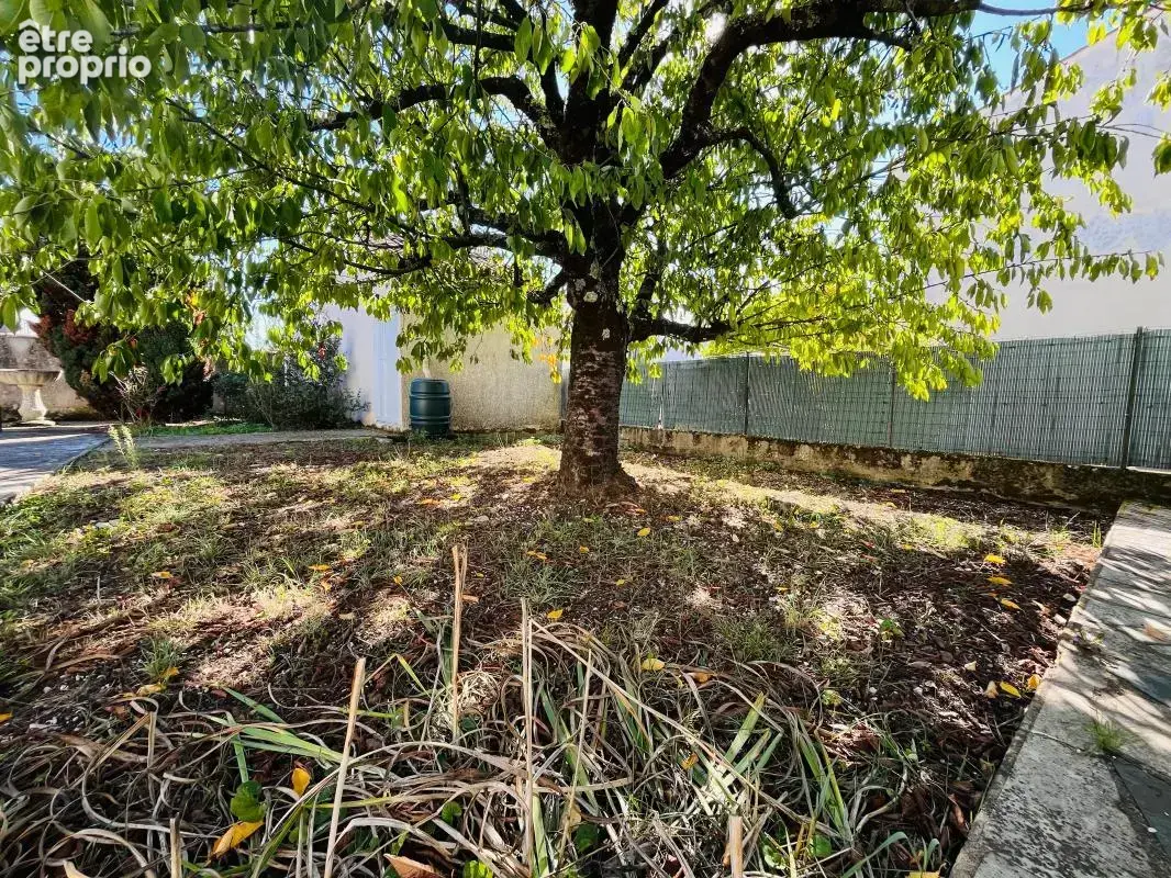 LA ROCHELLE – Terrain à bâtir d'environ 180 M² A 8 min du Vieux Port - photo 1