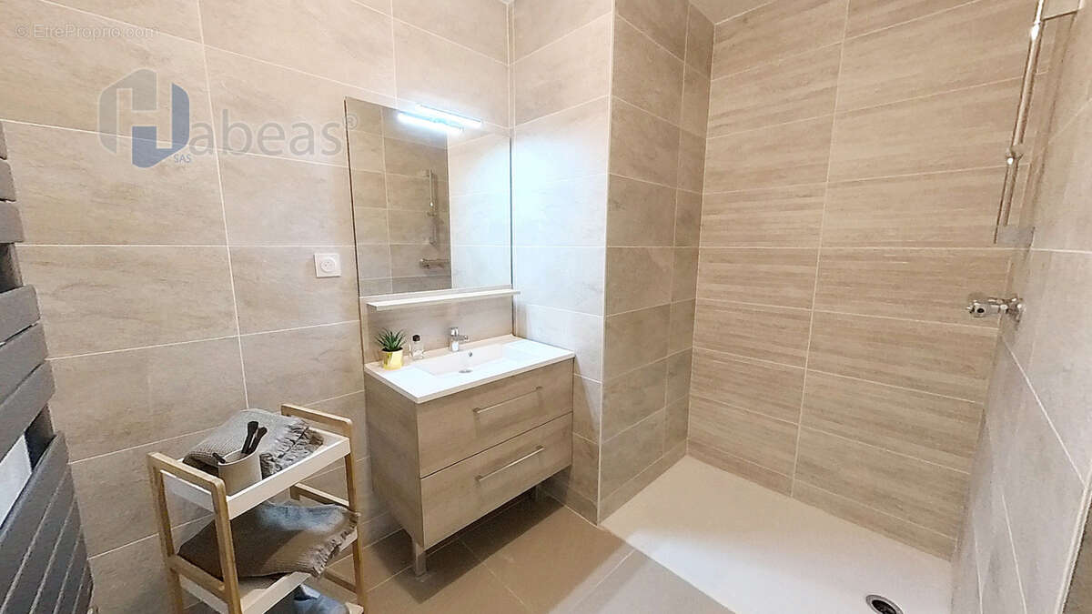 Appartement à CRAPONNE