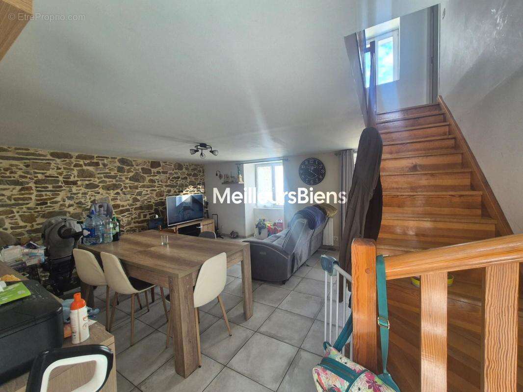 Maison de 80m² centre bourg Taule - photo 7
