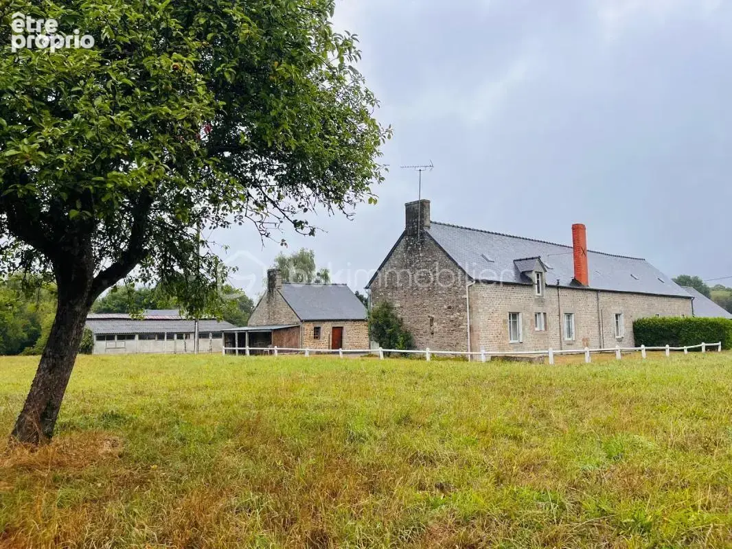 LONGERE et dépendances sur + de 2 HA - photo 3