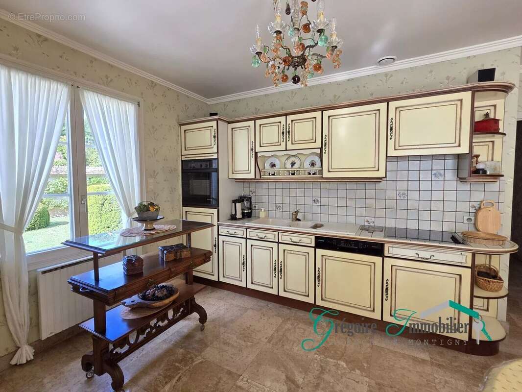 Bourron Marlotte : Maison 6 pièces 250 m2 - photo 11