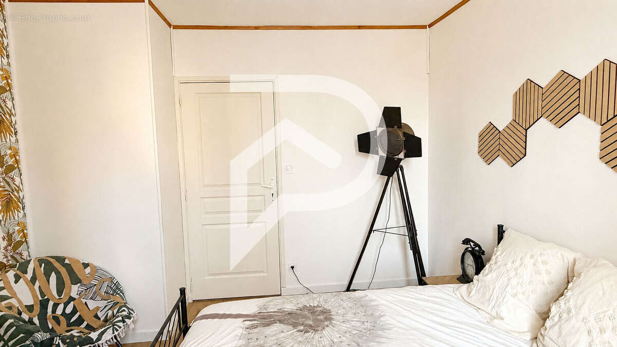 Appartement T2 rénové de 45 m² vendu loué Montredon-Labessonnié - photo 6