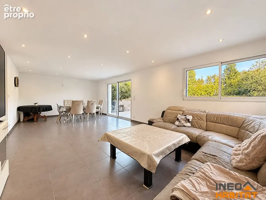 Maison contemporaine 6 pièces 114 m² - Châteaubourg - photo 4