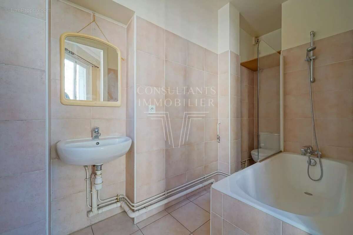 Appartement à PARIS-8E