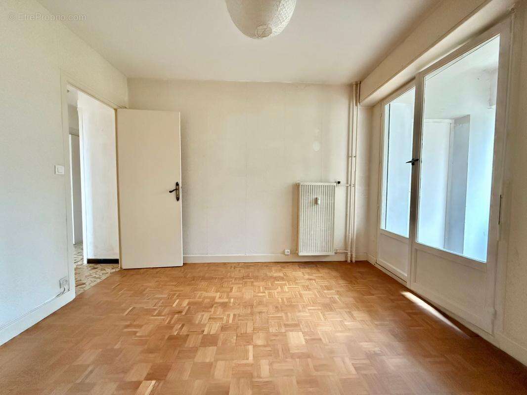 Appartement à CHENOVE