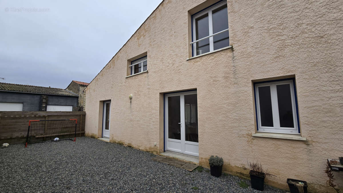 Maison à CIRE-D'AUNIS