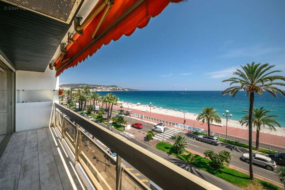 Nice Promenade des Anglais - 3 pièces à rénover - Vue Mer - photo 3