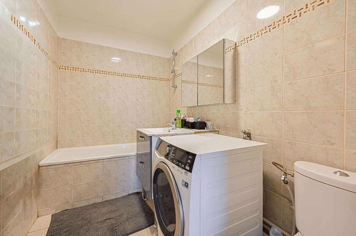 Appartement à LEVALLOIS-PERRET