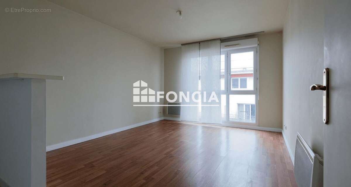 Appartement à CORBEIL-ESSONNES