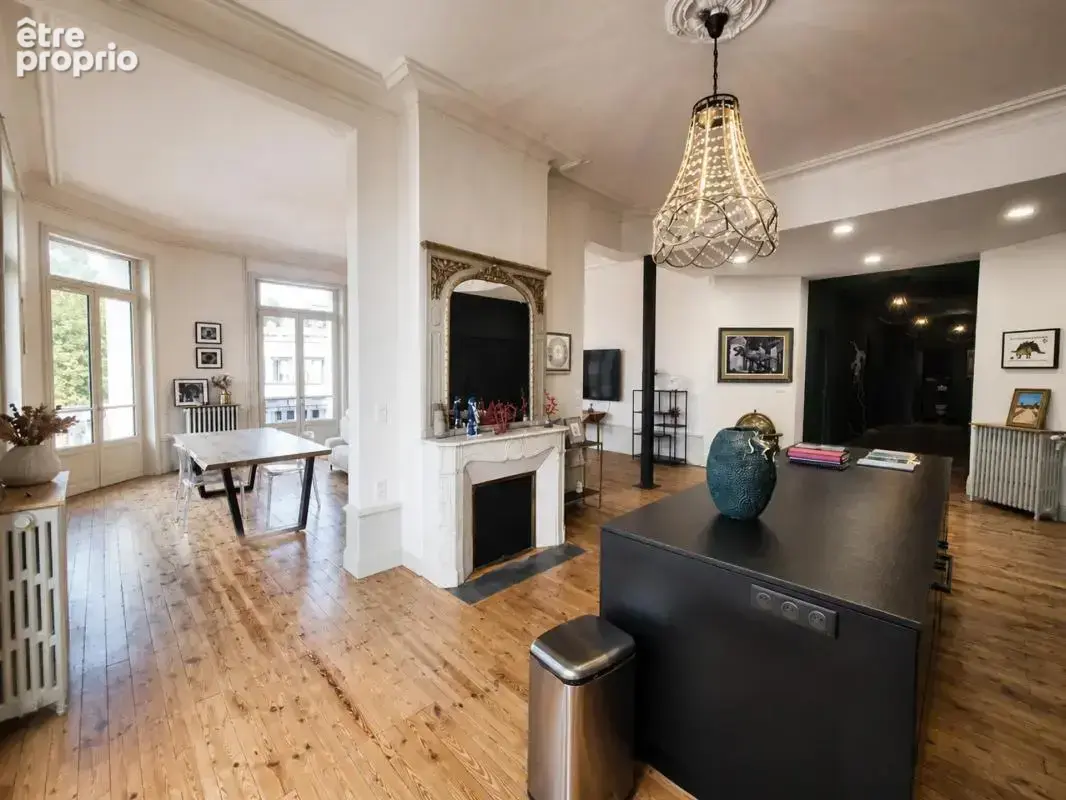 Appartement de 6 pièces de 246 m² à Le Puy-en-Velay - photo 2