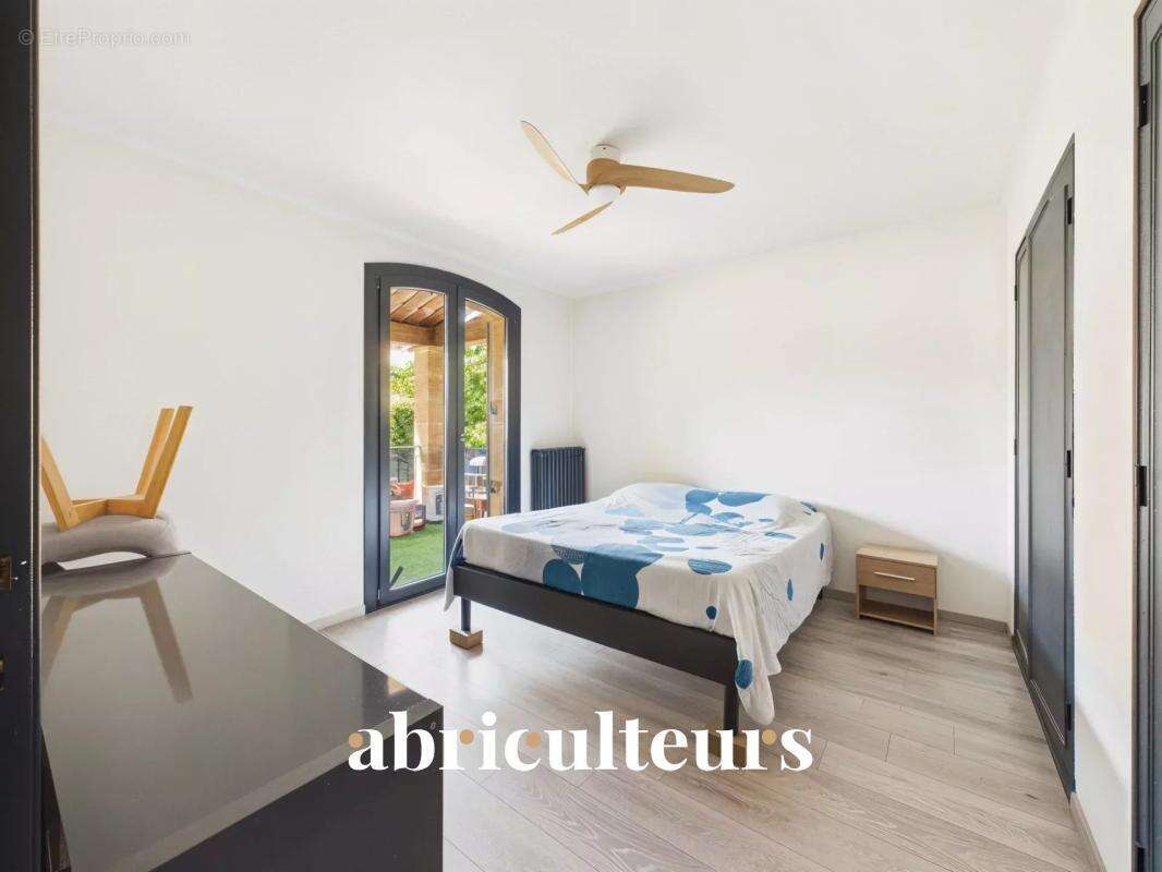 Appartement à ROGNES