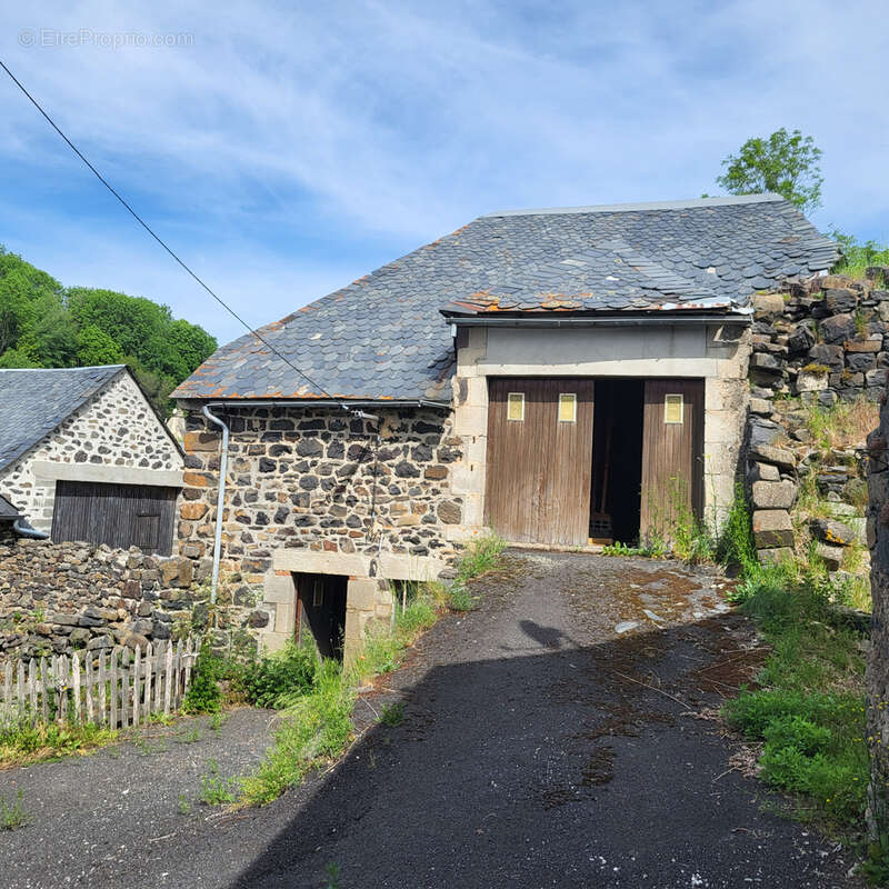 Maison à APCHON