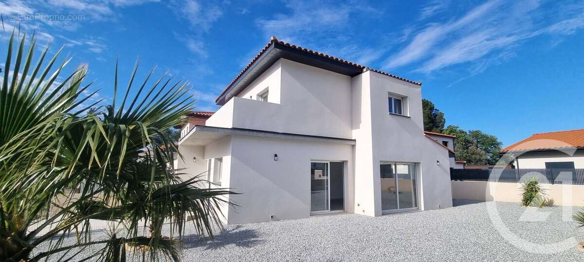 Maison à LAROQUE-DES-ALBERES