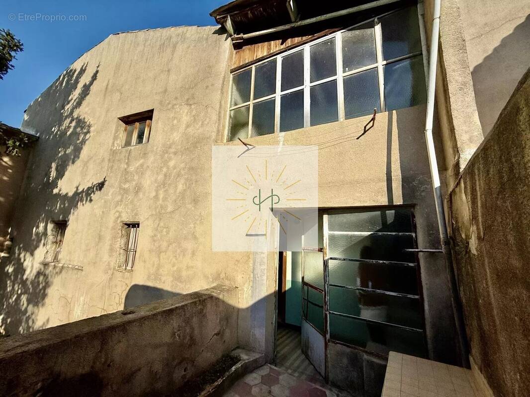 Maison à MONTELIMAR