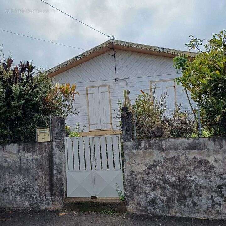 Maison F 3 plein pied sans vis à vis - Maison à SAINT-LOUIS