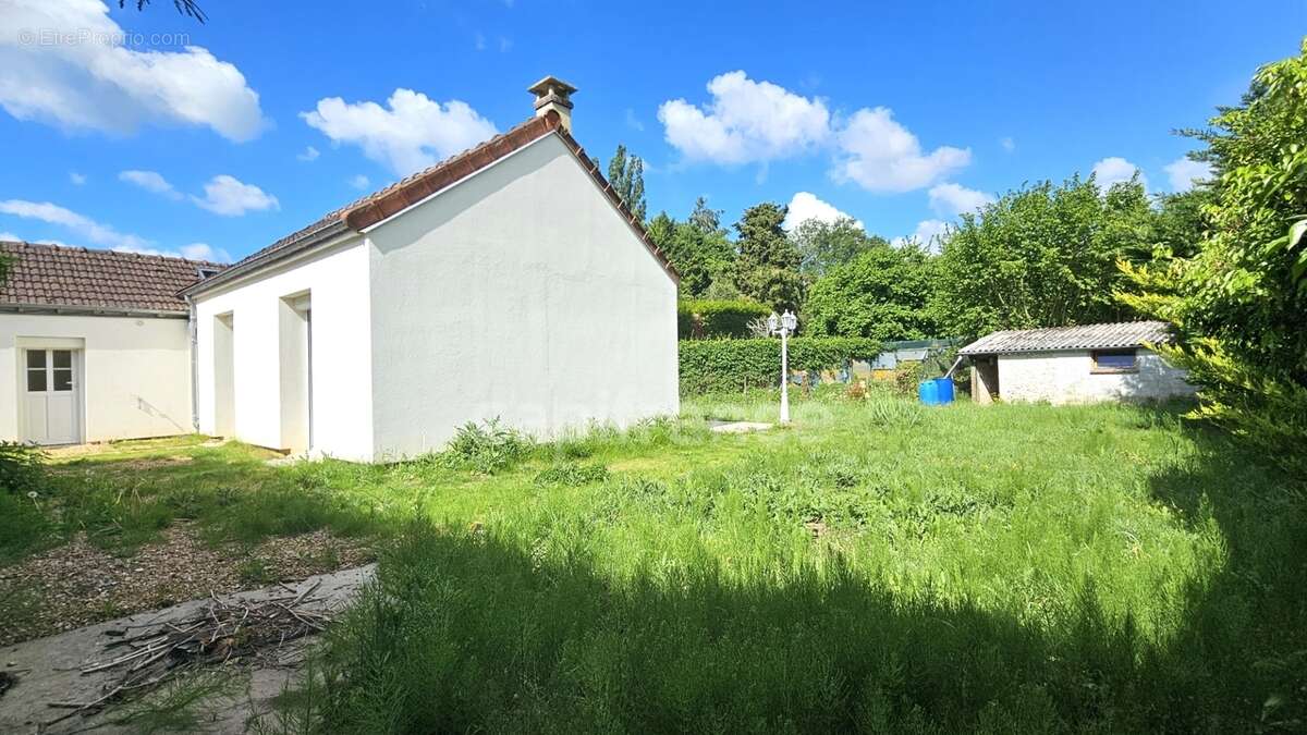 A vendre Plain pied 2 chambres Jardin et Dépendance GALLARDON (28) - photo 8