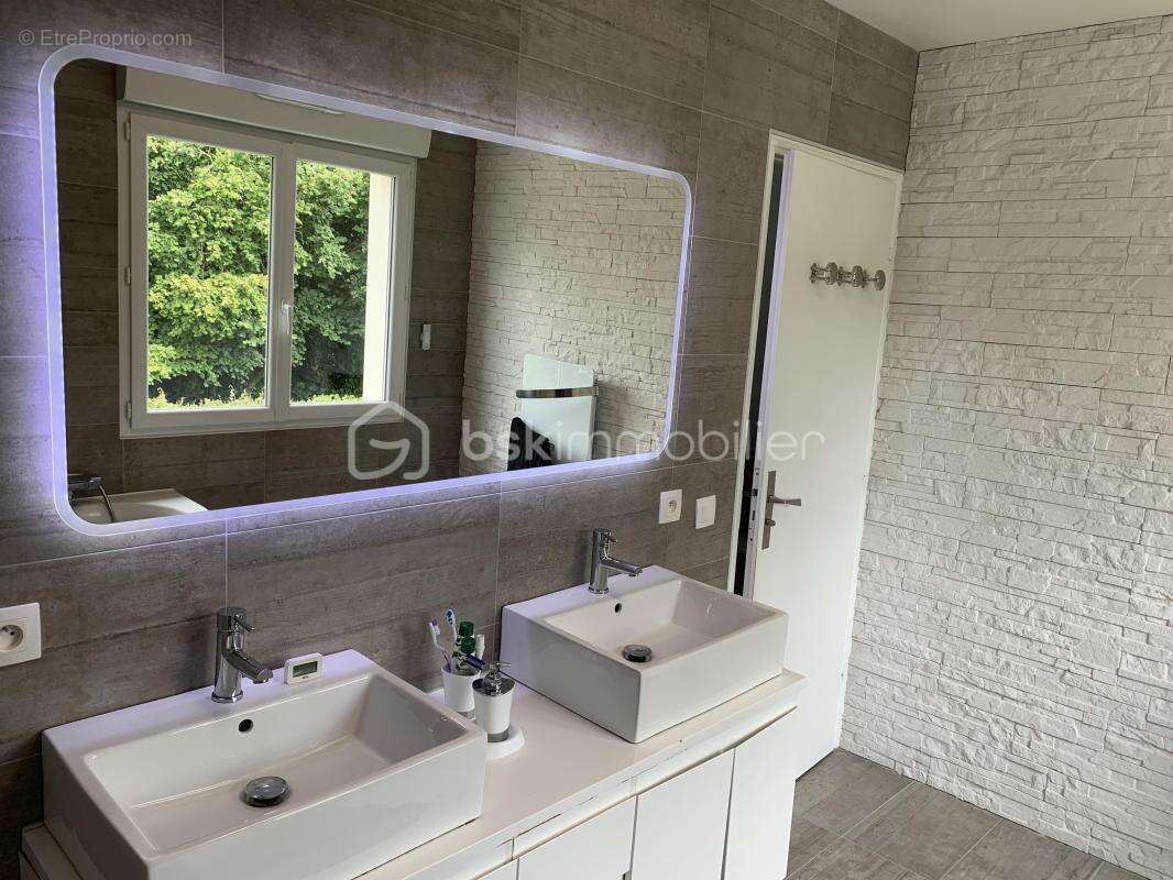 Maison à QUINCY-VOISINS